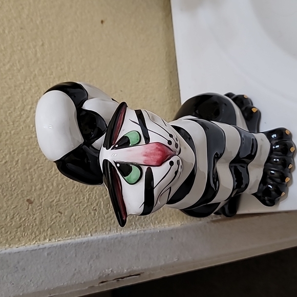 homegoods Art Homegoods Statue Cat Striped Black White Green Eyes